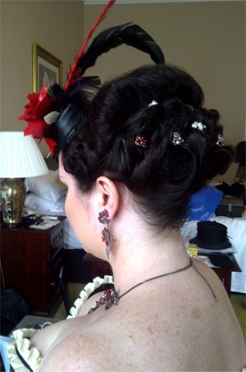 Wedding hair style burlesque